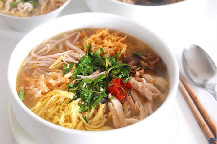 best Vietnamese soups bun thang
